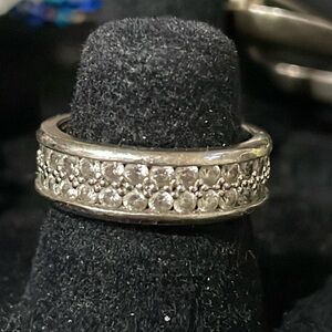 925 Sterling Silver Signed SW Cubic
Zirconia Eternity Band Ring